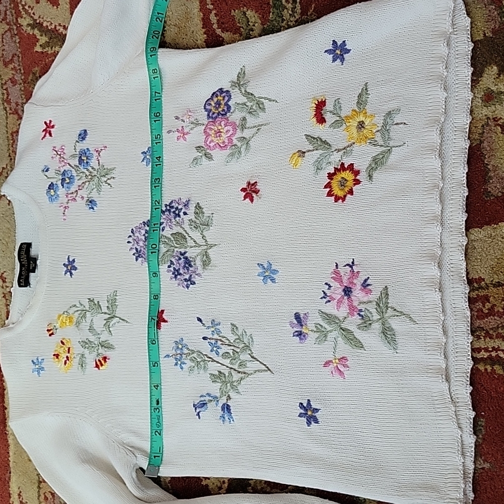 π Vintage granny cottage embroidered floral sweater - Picture 8 of 8